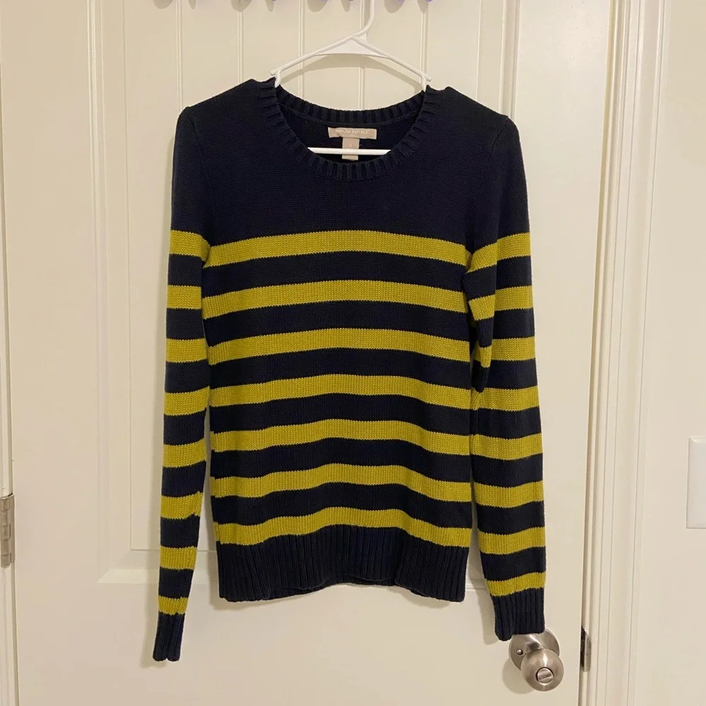 EUC‎ | Banana Republic women’s striped crewneck sweater — small